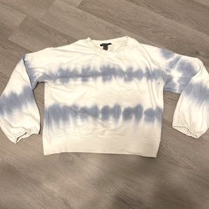 White and blue sweatshirt